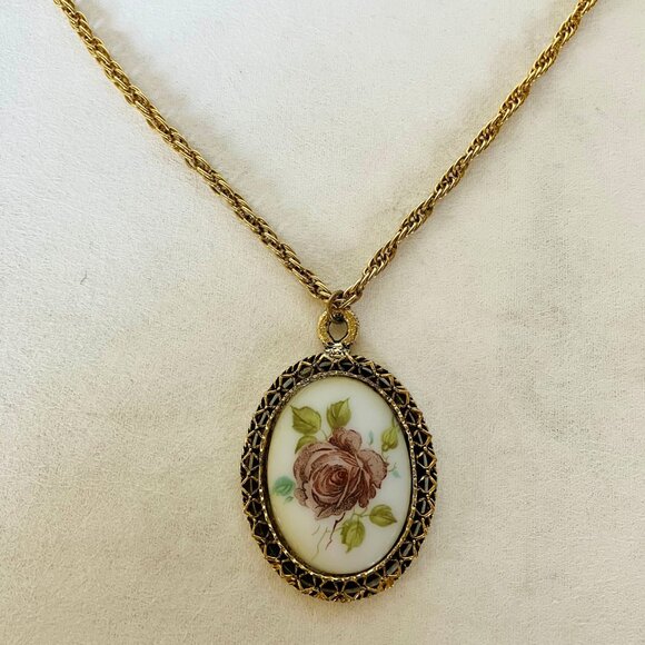 Rose Cameo Pendant Link Chain Necklace Ornate Gold Tone Metal Frame Mirror Back - Picture 2 of 10